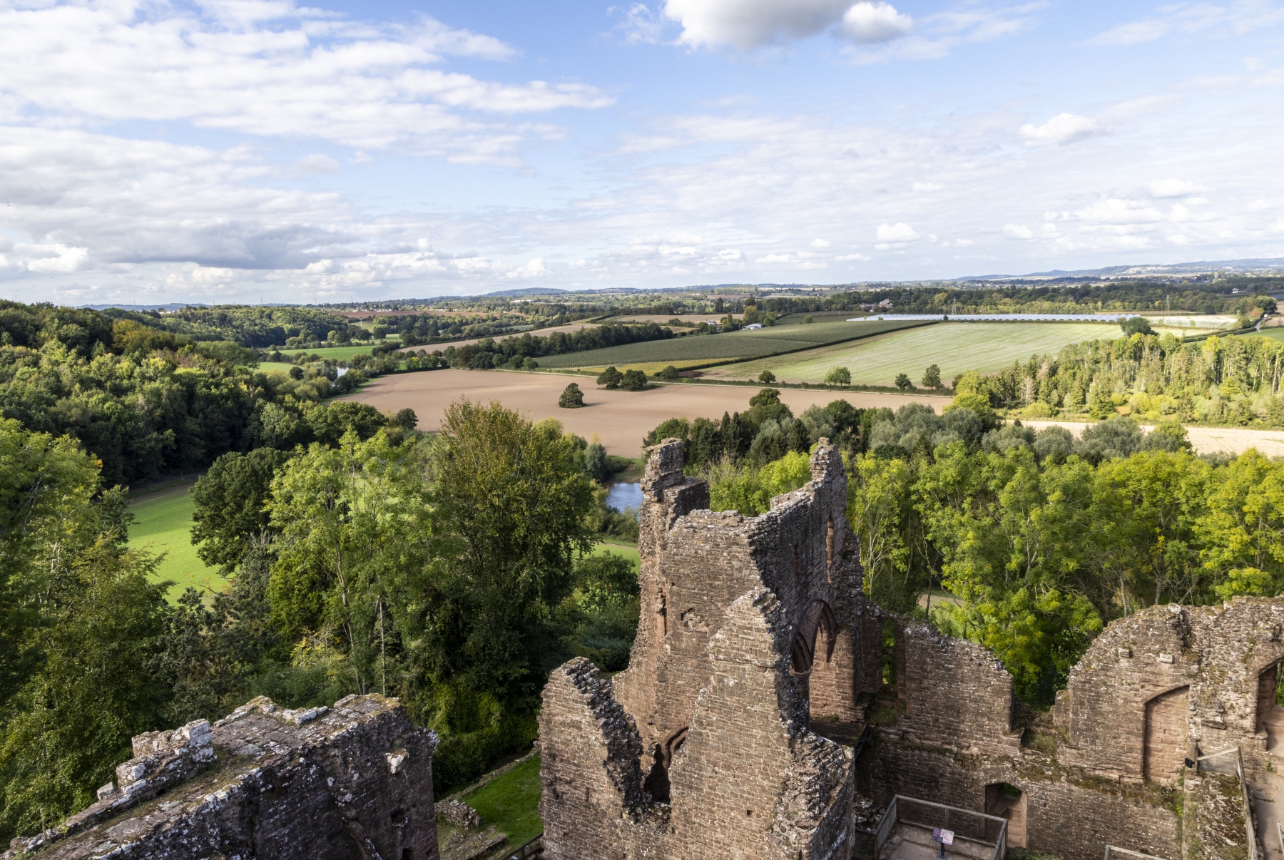 /gallery/west_europe/UK/Herefordshire/goodrich castle/Goodrich Castle 2025-014_med.jpg
